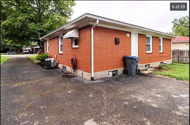 Building Photo - 4801 Oak Park Dr