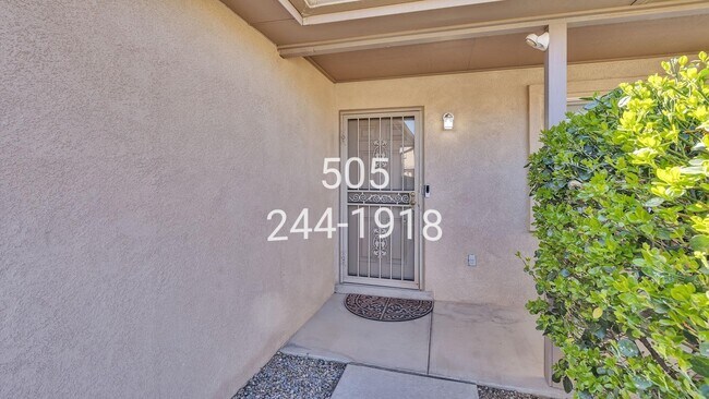 Foto del edificio - 6908 Gabbro Ave NE