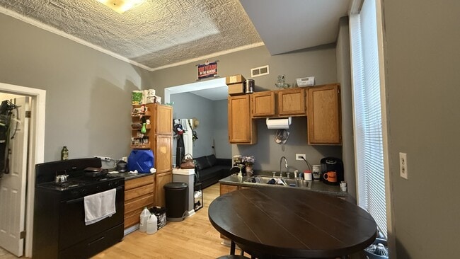 Foto del edificio - 1400 N Bosworth Ave