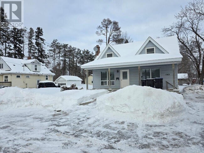 Building Photo - 1143 Bayfield St