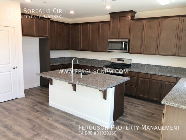 Foto del edificio - Like New Four Bedroom Solar Home in Westpa...