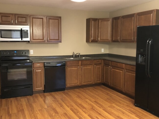 Foto del edificio - Convenient South Location!  3 Bedrooms / 2 Bathrooms