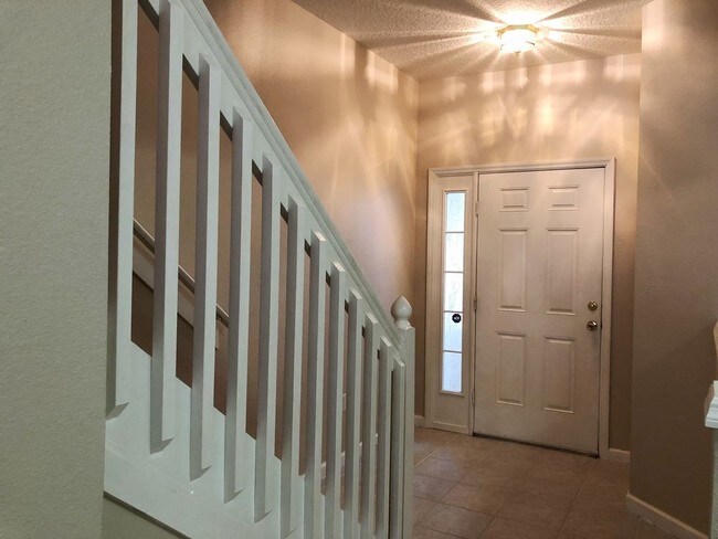 Building Photo - Winter Park Townhouse in Gated Community