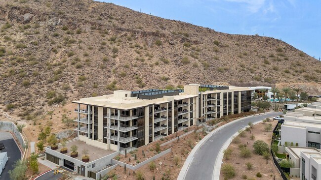 Building Photo - 6302 E Camelback Rd