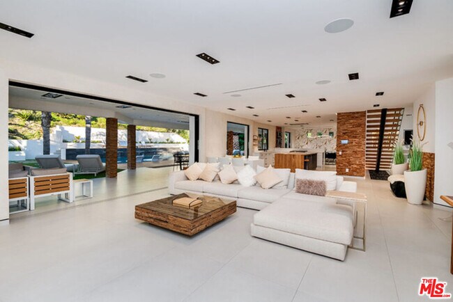 Foto del edificio - 25879 Chalmers Pl