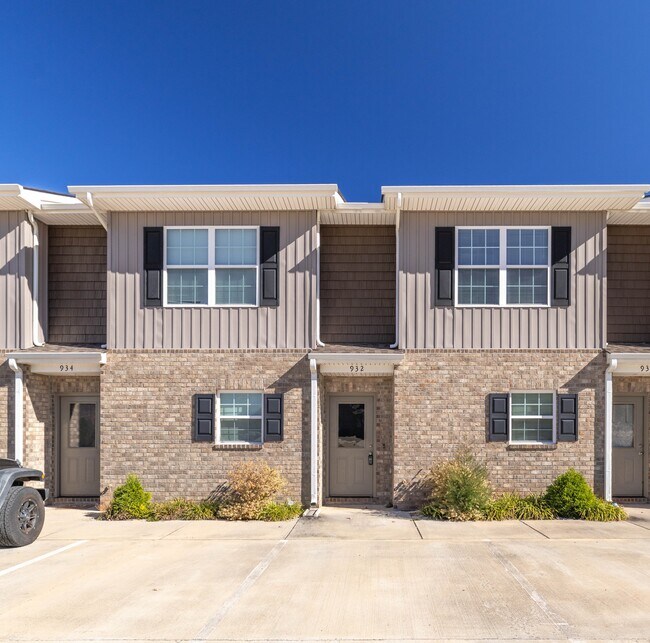 Photo - 932 Warrior Hill Dr Townhome