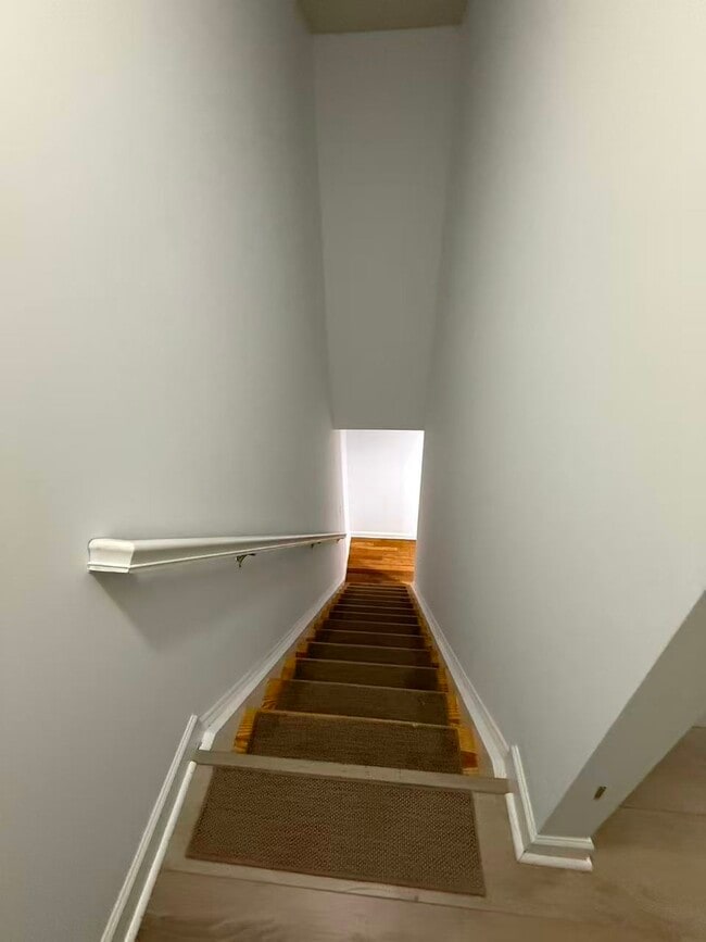 Building Photo - 1922 9th Street Dr SE