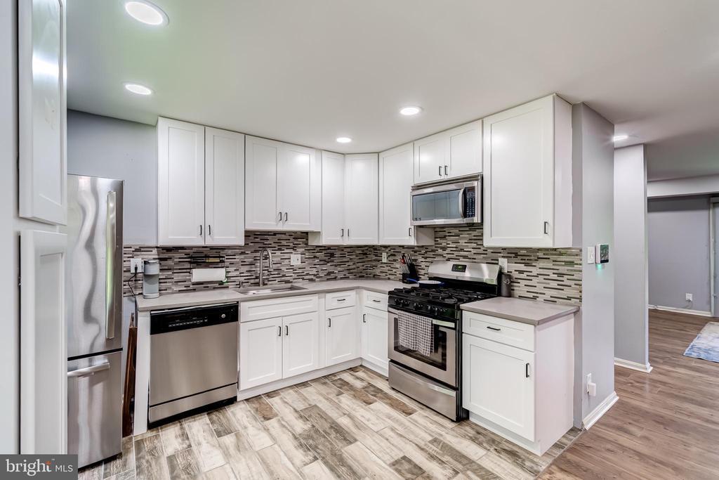 Foto principal - 6012 Westchester Park Dr