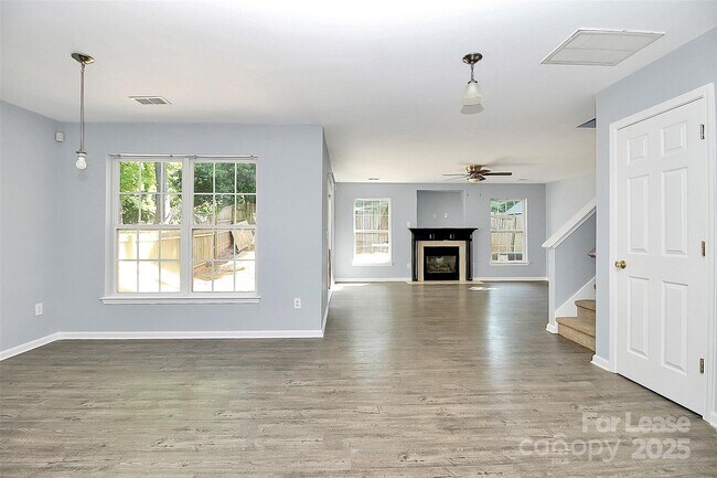 Foto del edificio - 3740 Brookchase Ln
