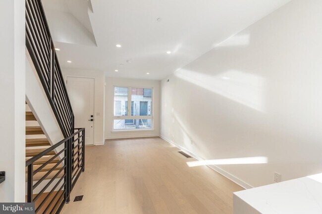 Foto del edificio - 1509 S Bambrey St