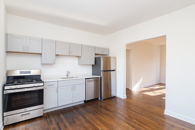 Foto del edificio - 6577 N Lakewood Ave