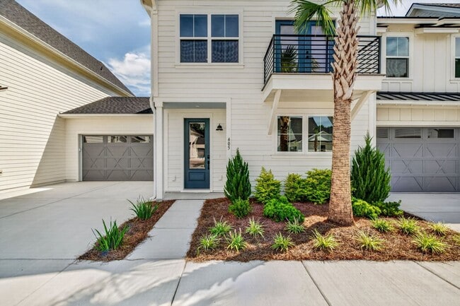 Building Photo - 405 Oak Hammock Ct