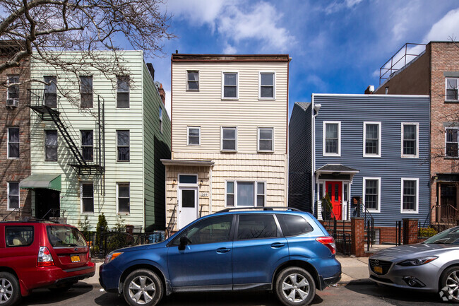 Building Photo - 260 18th St