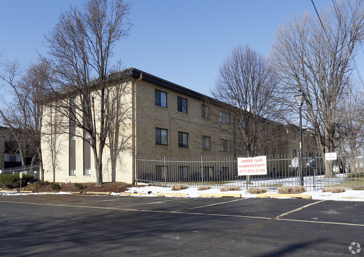 Building - Greenway Apartments