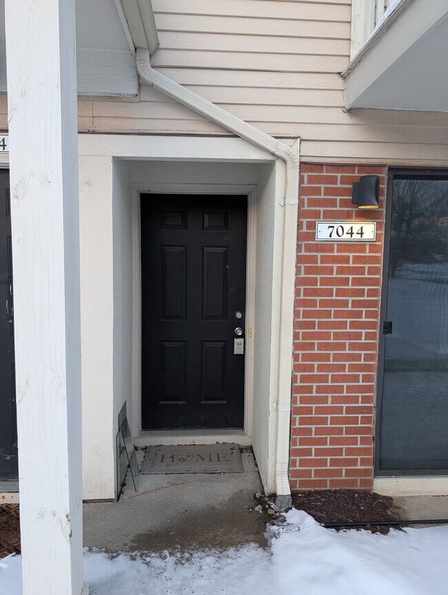 Foto del edificio - Beautiful 2 Bedroom Condo in Canton