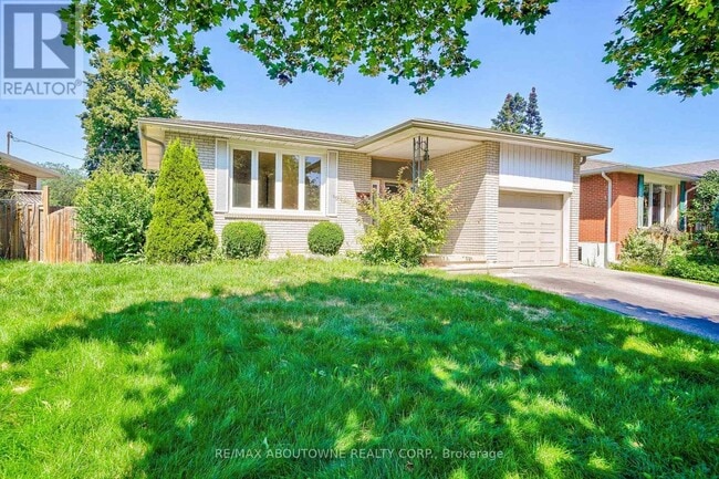 Building Photo - 4395 Longmoor Dr