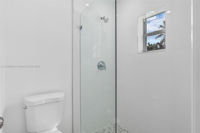 Foto del edificio - 515 NE 67th St