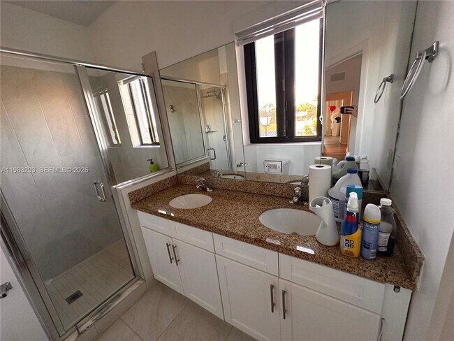 Building Photo - 13306 Tropical Ave