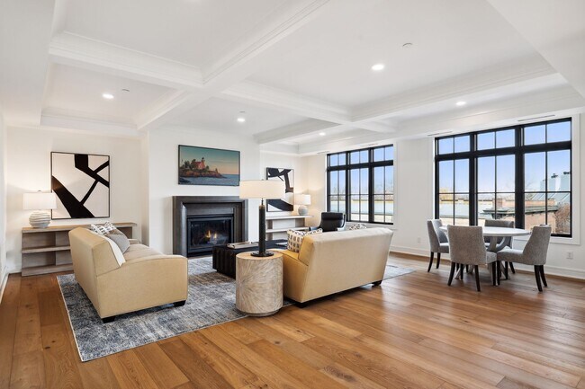 Beautiful hardwood floors throughout the unit - 511 2nd St