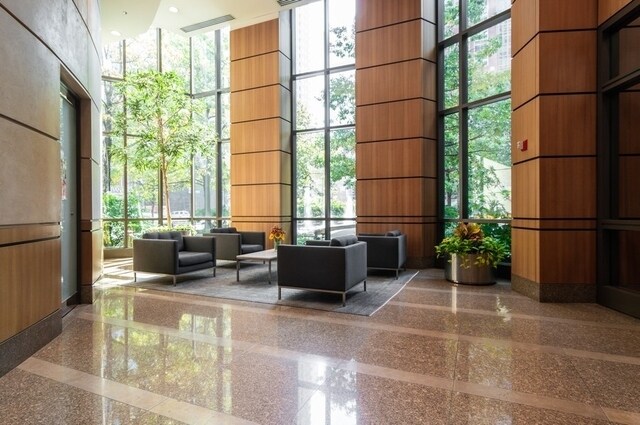Foto del edificio - 400 N LaSalle Dr