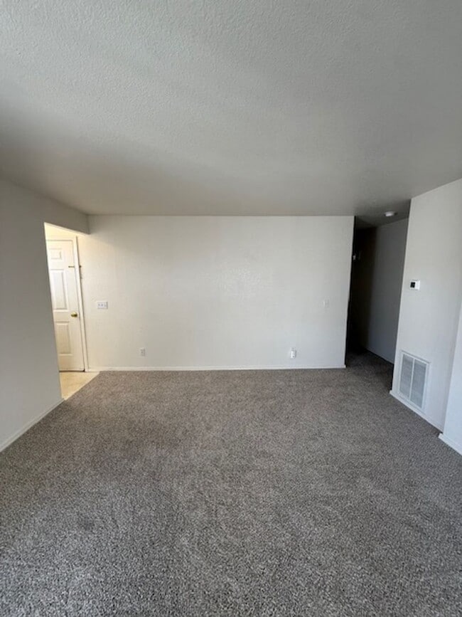 Building Photo - 3014 W Villard St