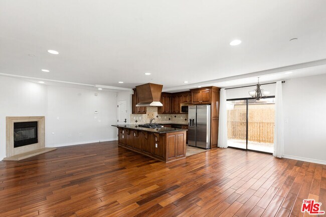 Building Photo - 1146 Hacienda Pl