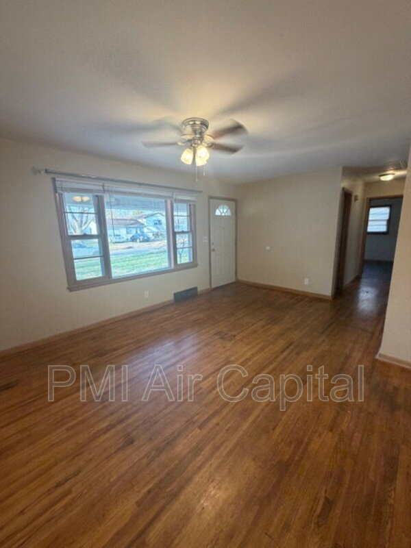 Foto del edificio - 1615 W Haskell St