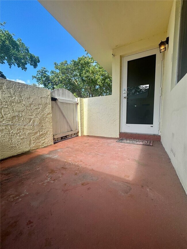 Foto del edificio - 9241 SW 204th Terrace