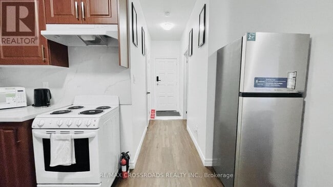 Building Photo - 278 Shuter St