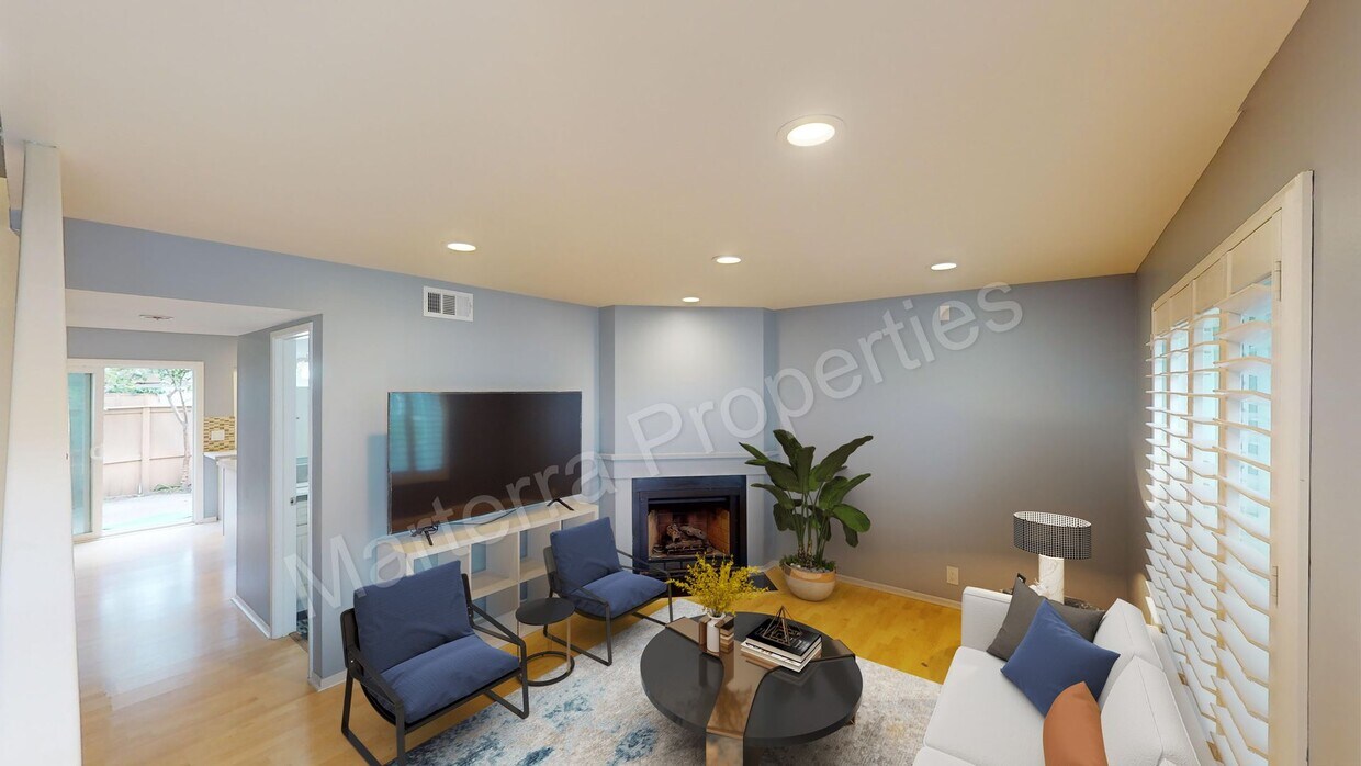 Primary Photo - Beautiful Townhome In Woodbridge Community
