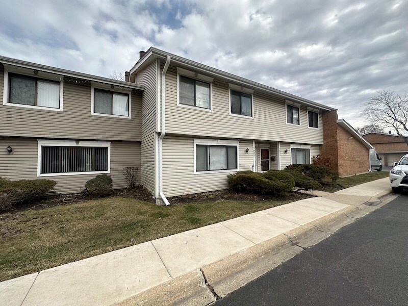 1021 Bayside Dr, Palatine, IL 60074 Townhome Rentals in Palatine IL