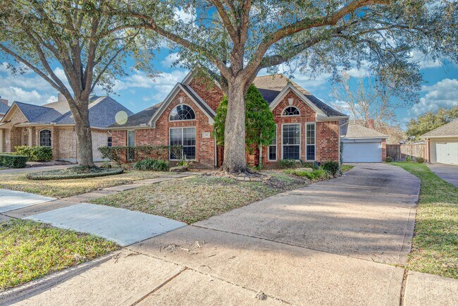 Foto del edificio - 7111 Glenwood Dr