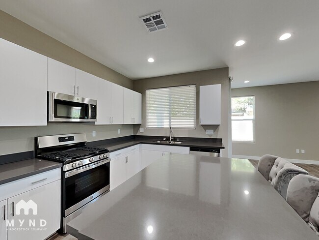 Foto del edificio - 3794 Paseo de Paz Ave