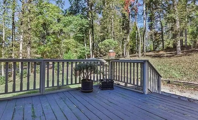 Foto del edificio - Beautiful and Spacious! Upgraded Multi-level Retreat with Lake Access, Golf, and Resort- Style Am...