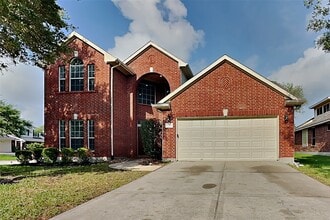 Building Photo - 7015 Fountain Lilly Dr