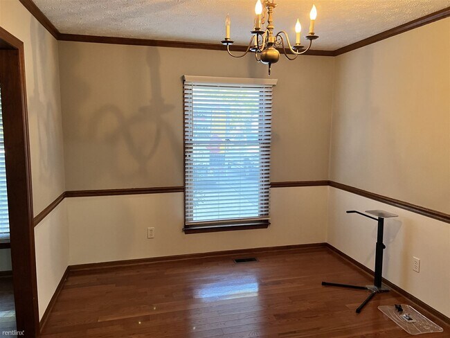 Building Photo - 3 br, 2 bath House - 5813 Pettigrew Drive