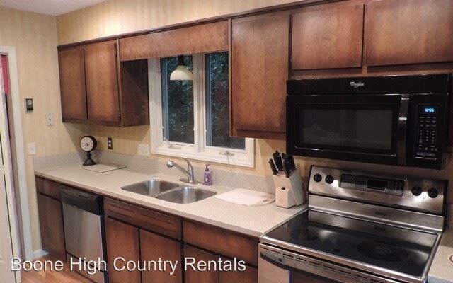 Building Photo - 2 br, 2.5 bath House - 250 A Fir Unit 1