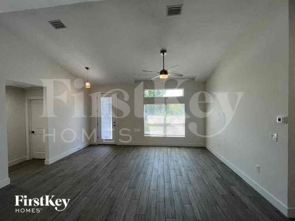Building Photo - 7411 Wycliff Dr