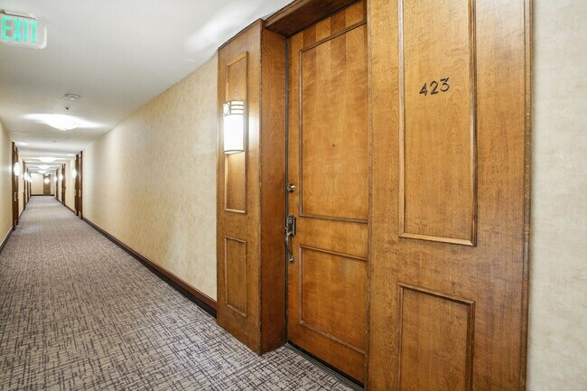 Foto del edificio - 121 S Hope St