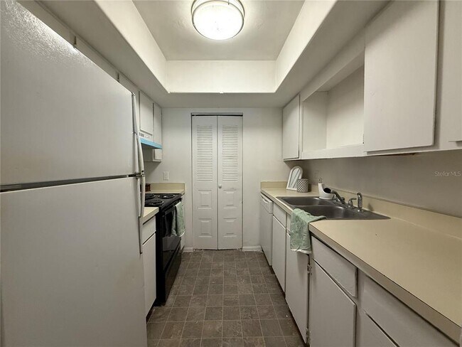 Foto del edificio - 421 SW 67th Terrace