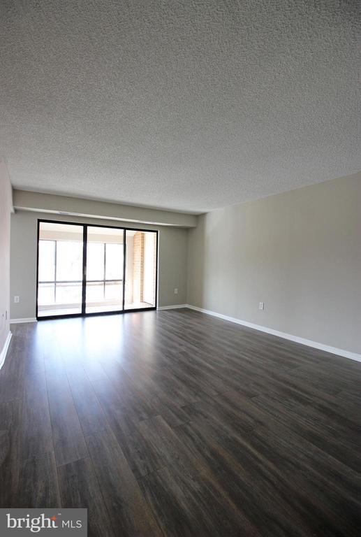 Building Photo - 10208 Bushman Dr