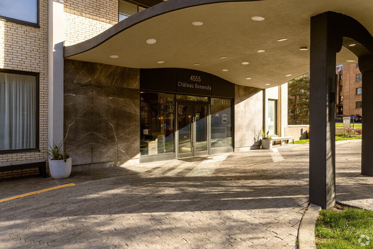 Chateau Bonavista Apartments 4555 Bonavista Montréal, QC