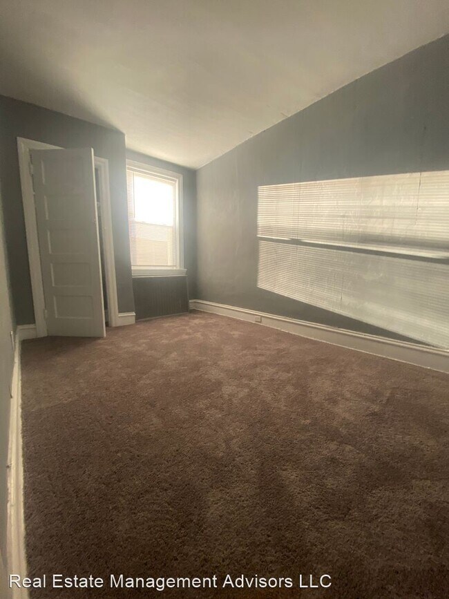 Building Photo - 3 br, 1 bath House - 834 McDowell Ave