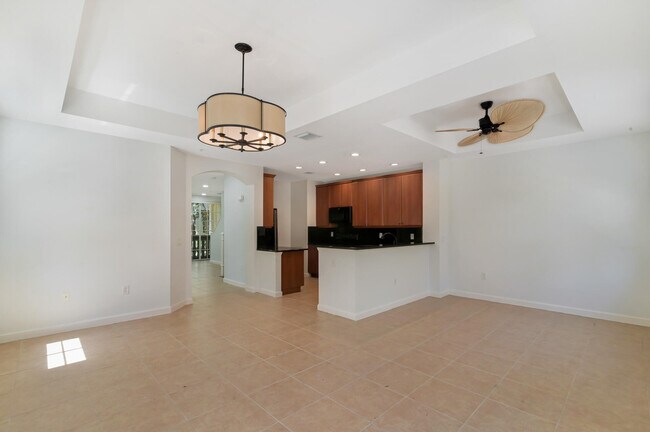 Building Photo - 2700 Ravella Way