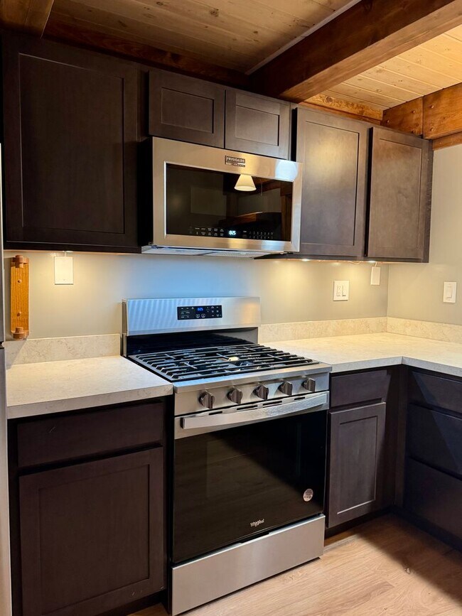 Foto del edificio - 37909 Hall Rd