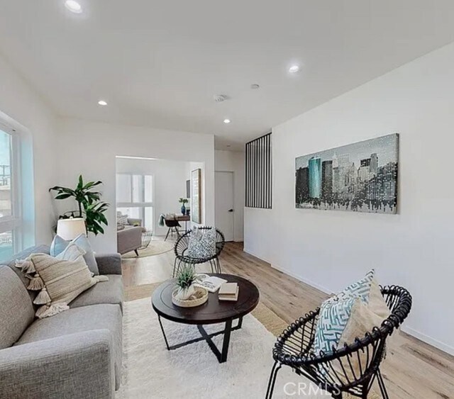 Foto del edificio - 6344 Camellia Ave