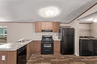 Building Photo - 720 4th St