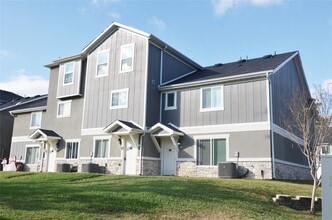 Building Photo - 10535 Mills Rd