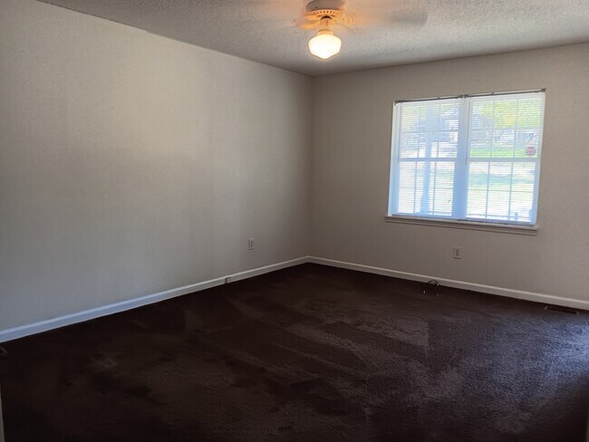 Foto del edificio - 743 Treasure Dr SW