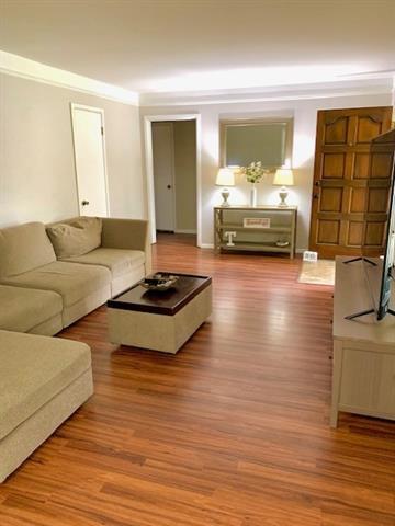 Foto del edificio - 7117 Robinhood Ln